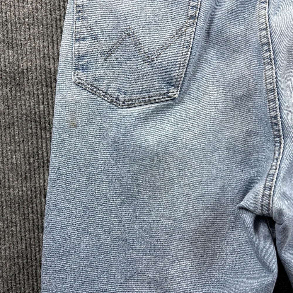 Wrangler Jeans‎ Mens 36x30 Light Wash Blue Straight Leg Denim Casual Pants